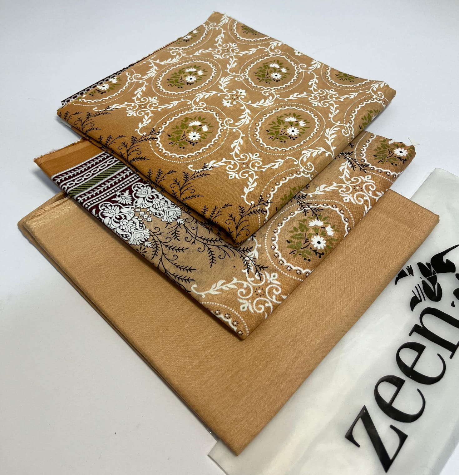 Zeen Printed Lawn Unstitched 3Piece D-62