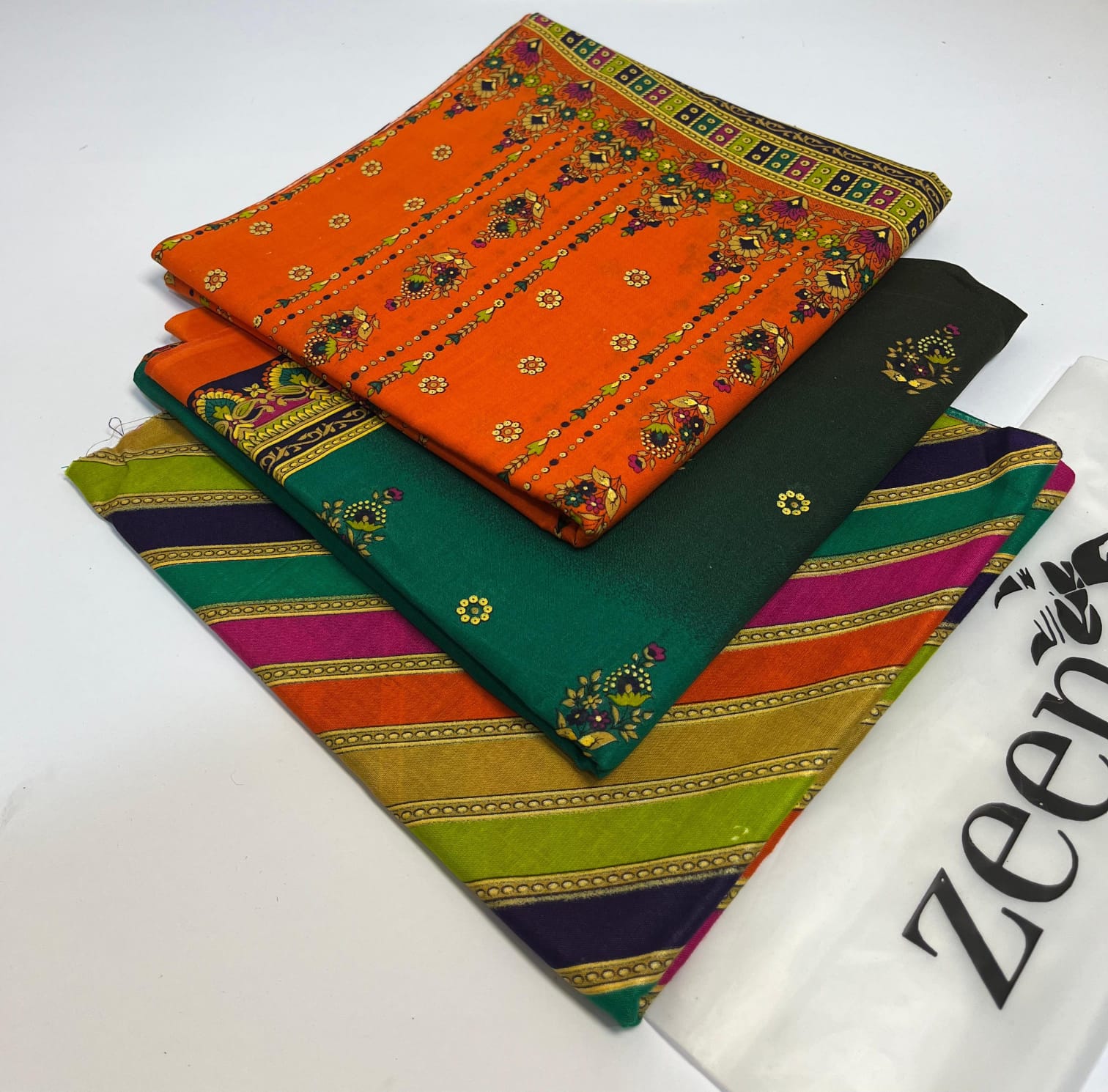 Zeen Printed Lawn Unstitched 3Piece D-59