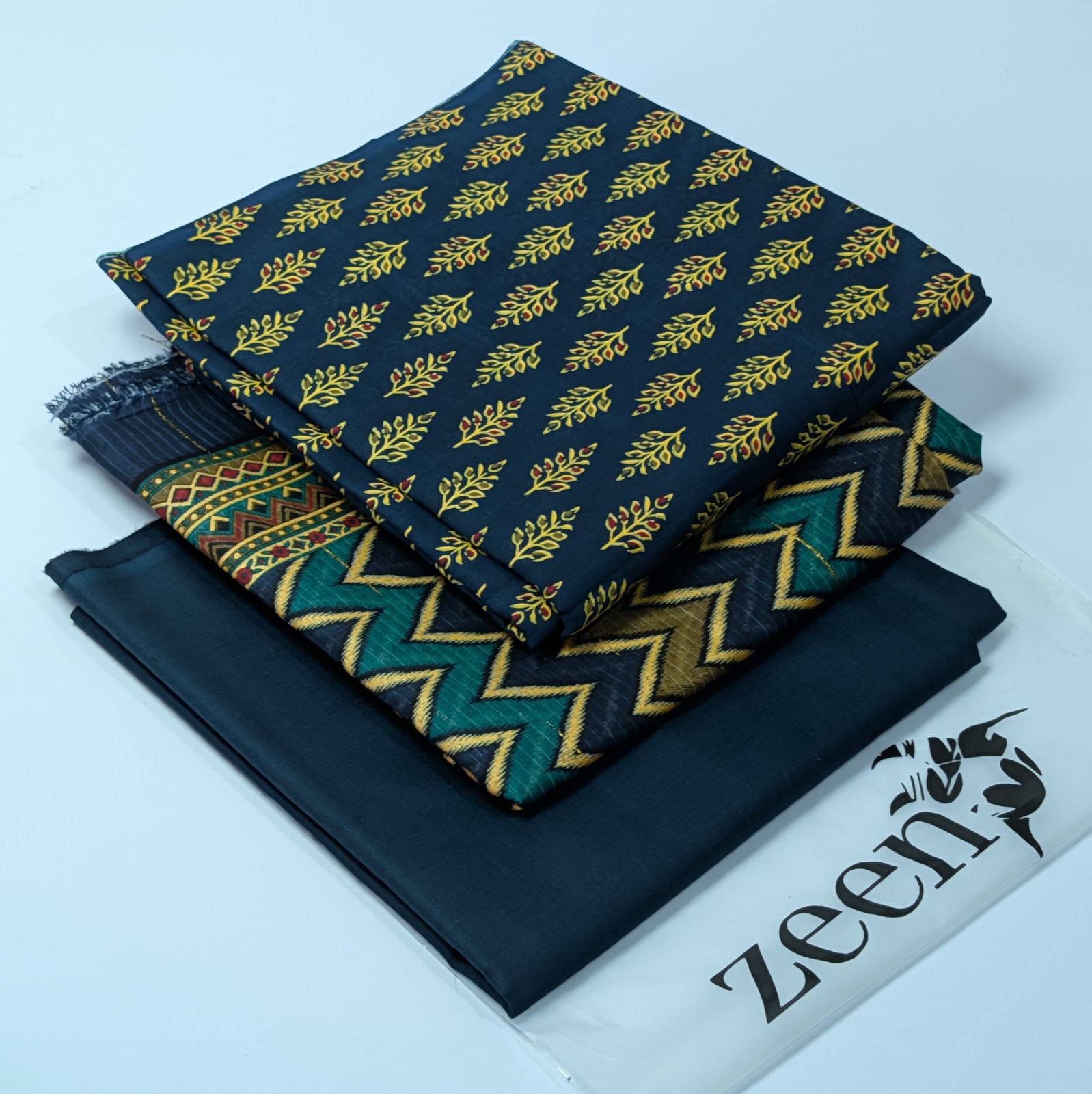 Zeen Printed Lawn Unstitched 3Piece D-013