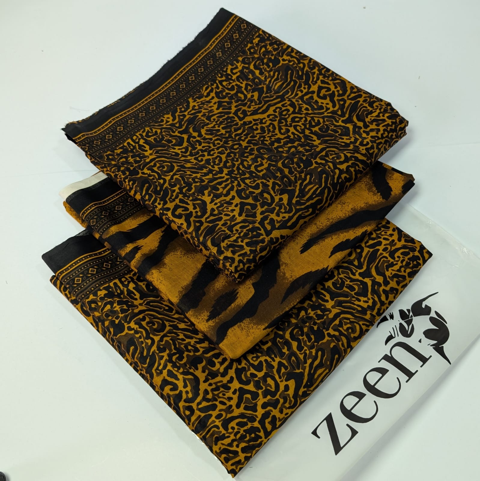 Zeen Printed Lawn Unstitched 3Piece D-002
