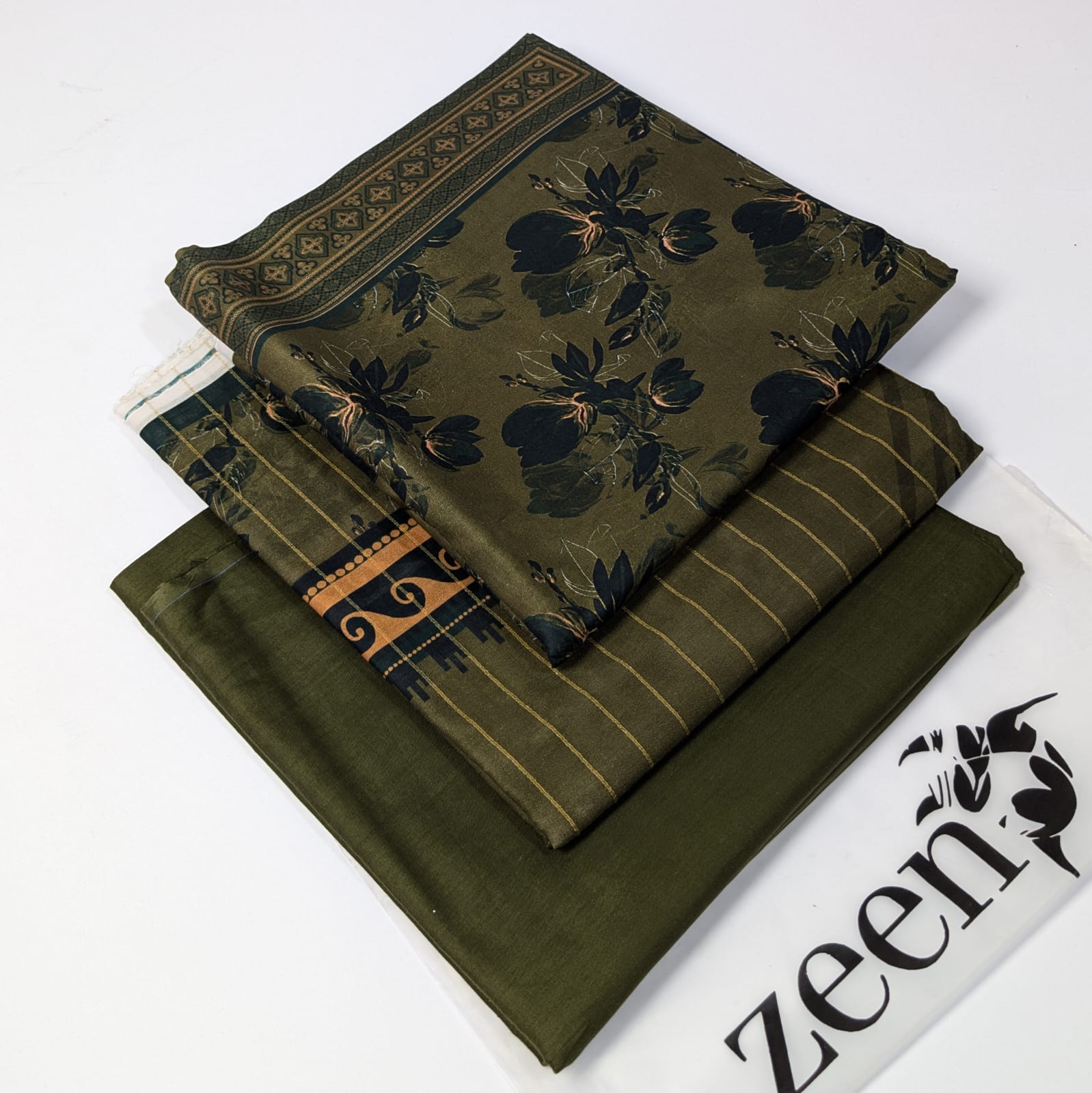 Zeen Printed Lawn Unstitched 3Piece D-28