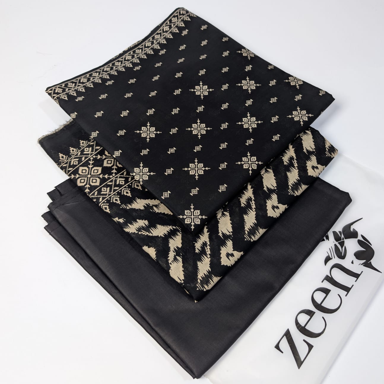 Zeen Printed Lawn Unstitched 3Piece D-104