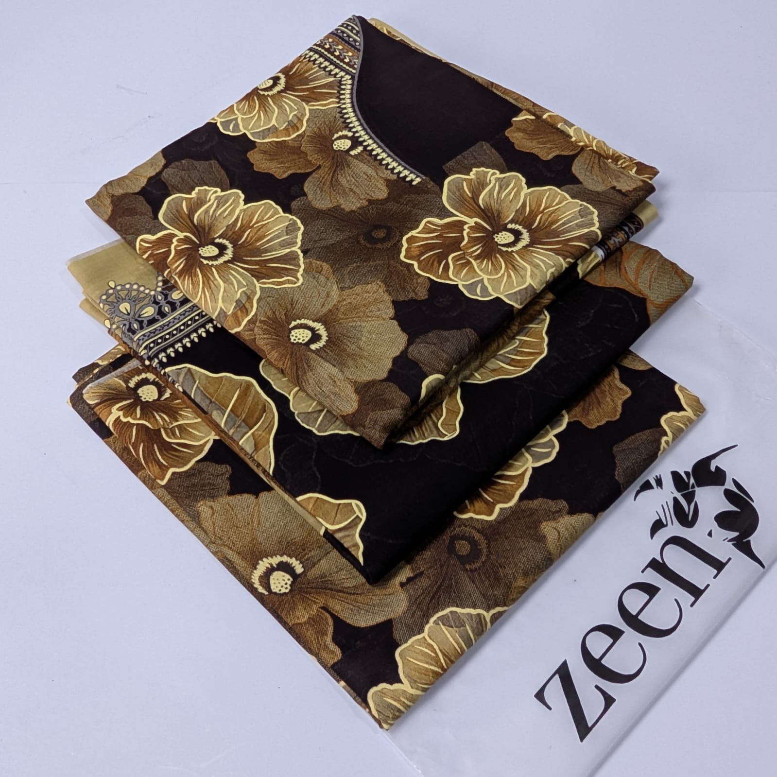 Zeen Printed Lawn Unstitched 3Piece D-83