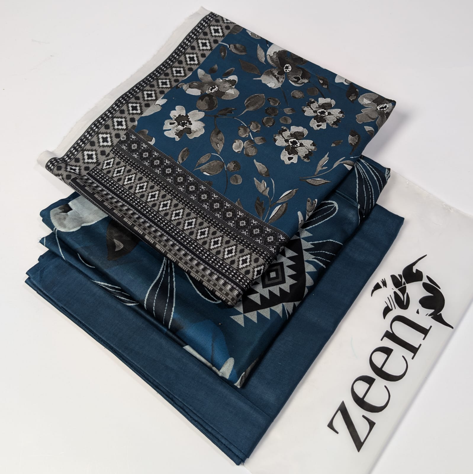 Zeen Printed Lawn Unstitched 3Piece D-84